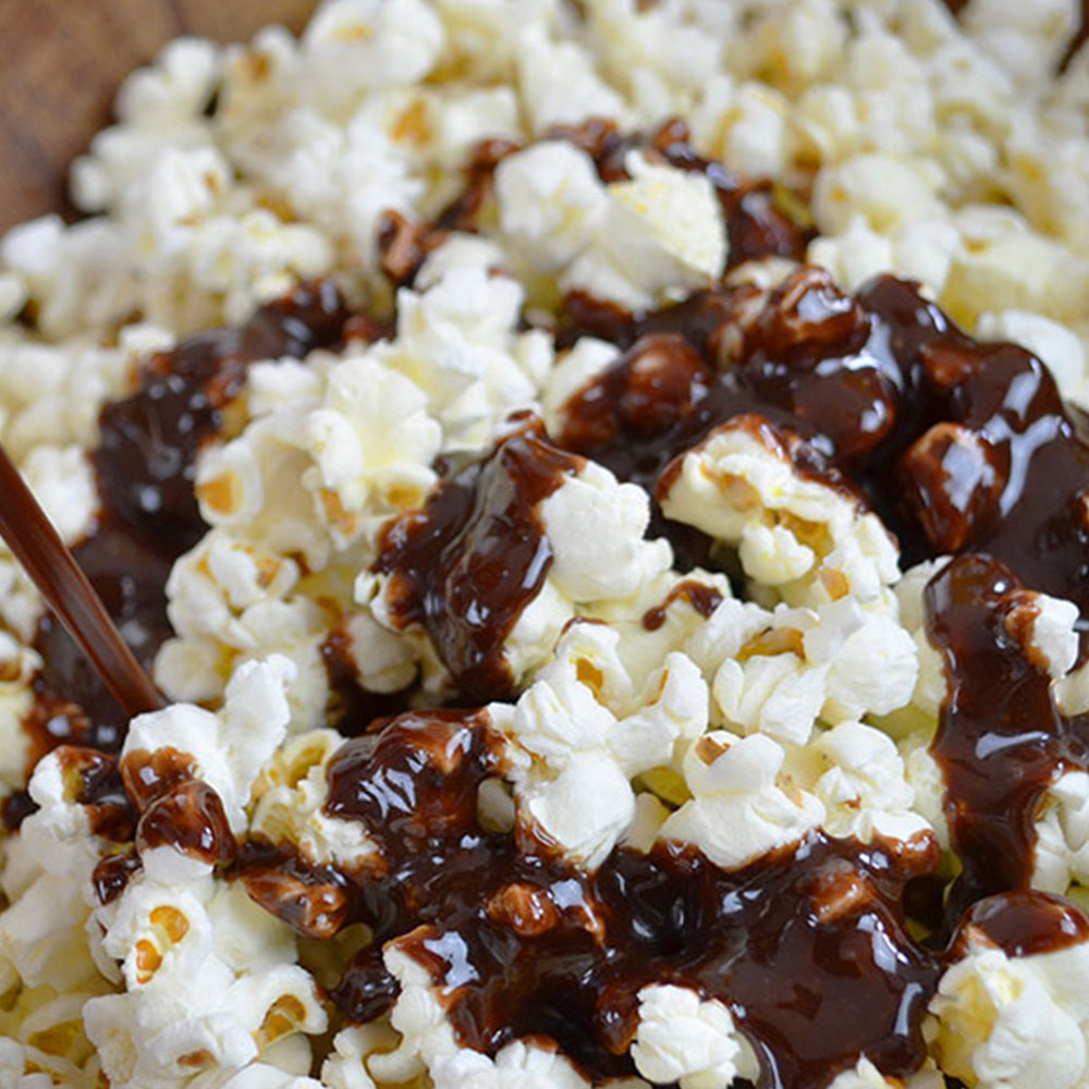Recipe: Caramel Chocolate Popcorn made with Chocolate Cow Tales